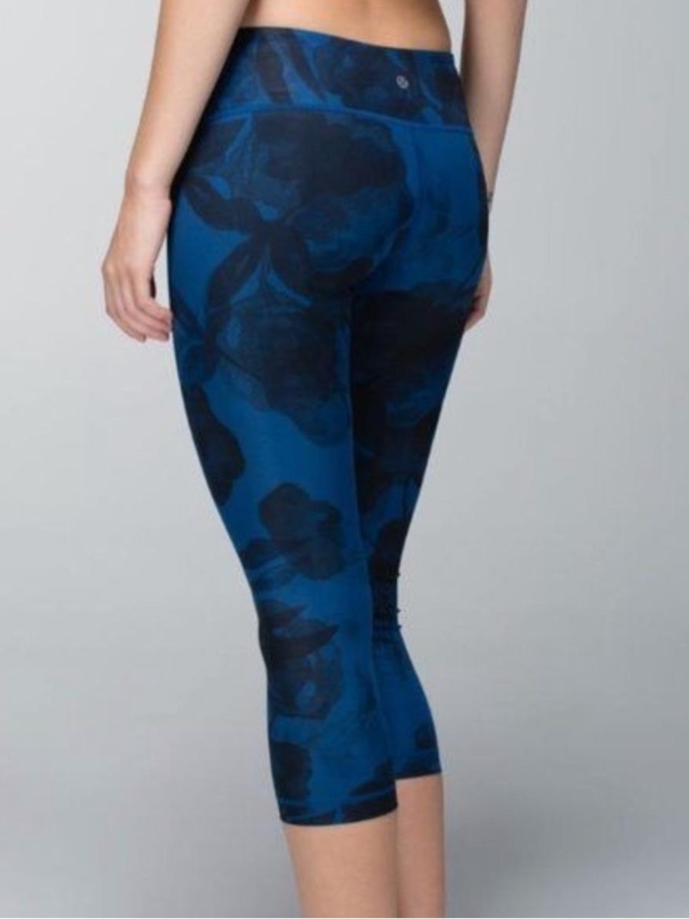 Lululemon Wunder Under Crop Leggings Size 4 Blue Floral